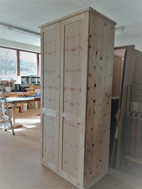 Kleiderschrank Zirbe